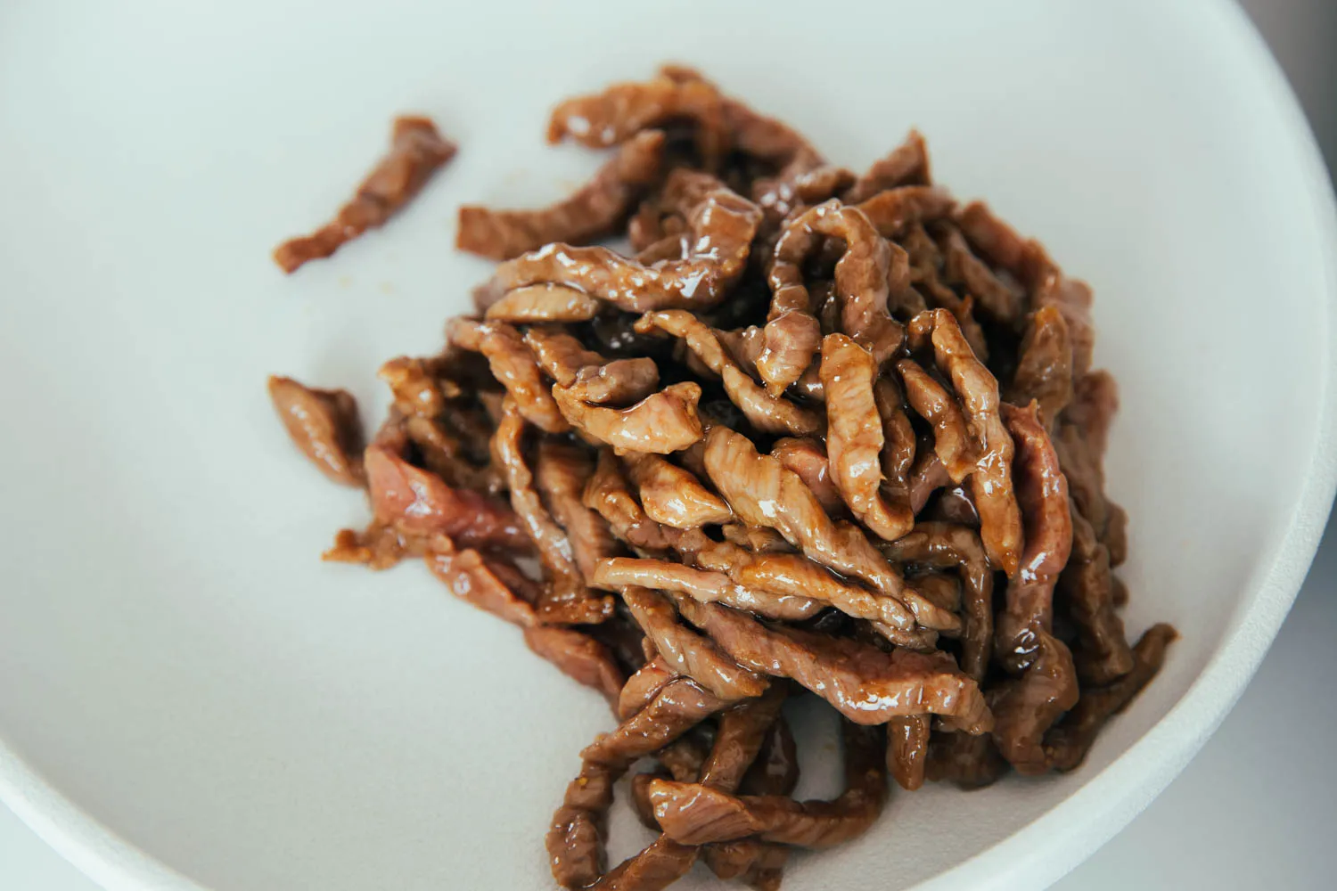 stir fry the beef |chinasichuanfood.com