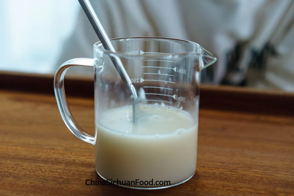 mix yeast and sugar with water|chinasichuanfood.com