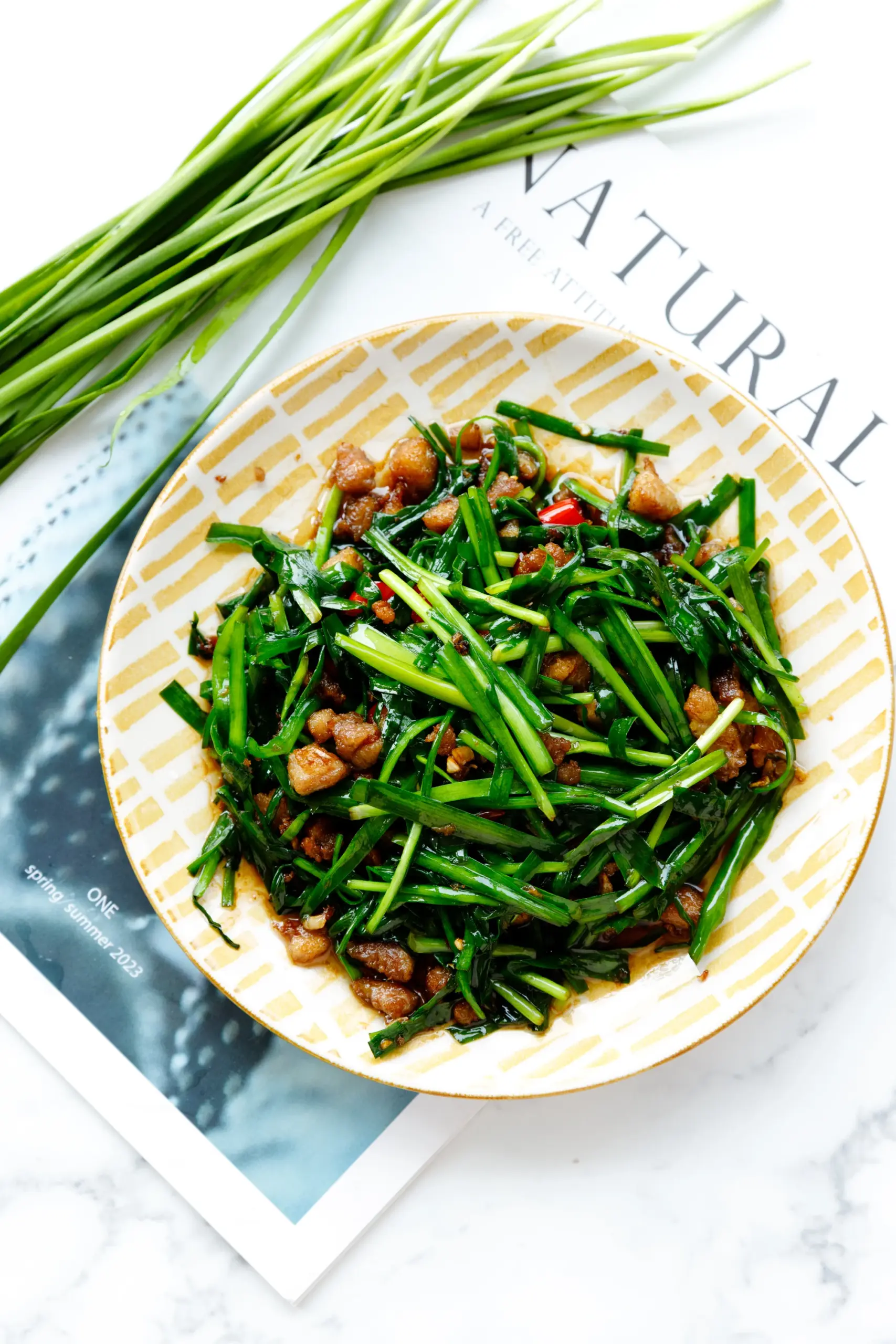 chive and pork belly stir fry| chinasichuanfood.com