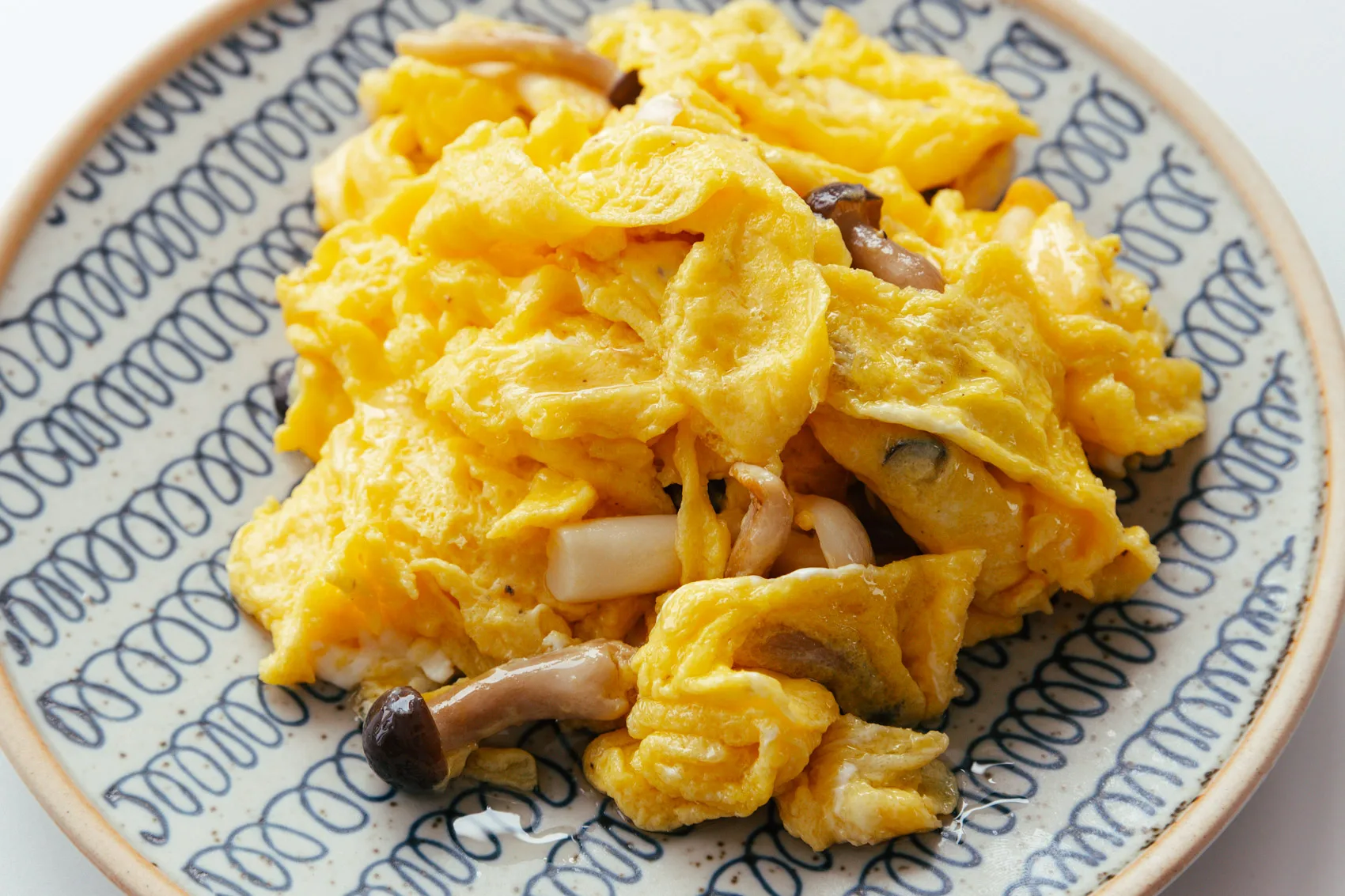 mushroom and egg in brown sauce | chinasichuanfood.com