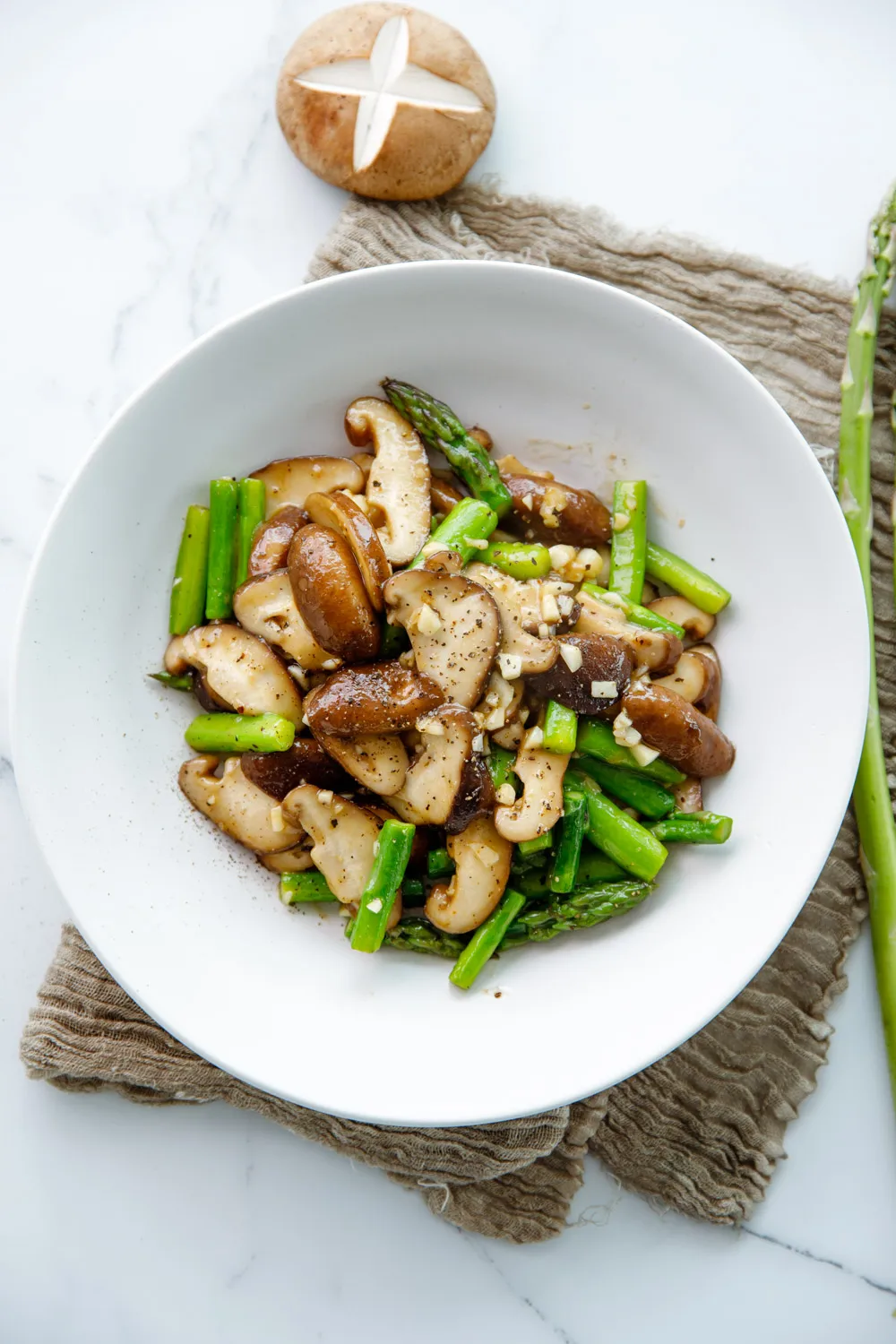 shiitake mushroom stir fry | chinasichuanfood.com