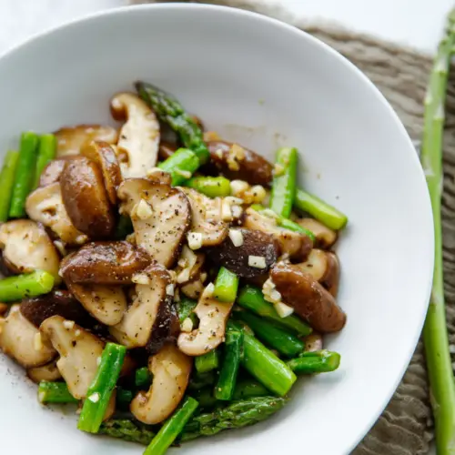 shiitake mushroom stir fry | chinasichuanfood.com